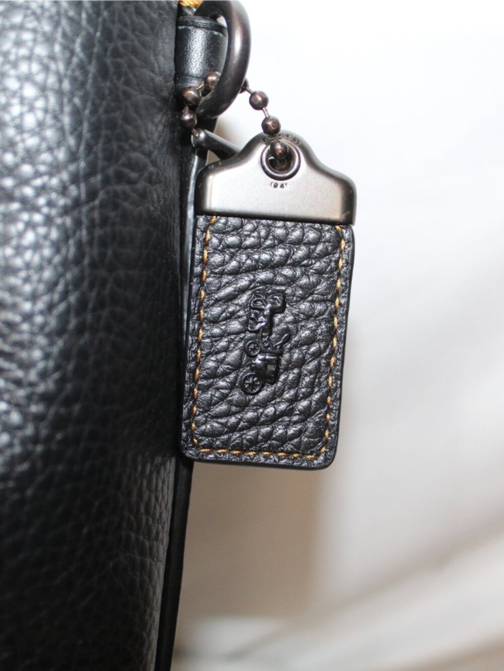 Coach 1941 black pebbled leather large duffle DF-50115 heavy adjustable strap - Picture 5 of 9
